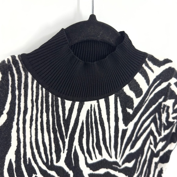 Vintage Cache Womens Short Sleeve Sweater Top Size M Black White Zebra Print Y2K - Picture 2 of 9